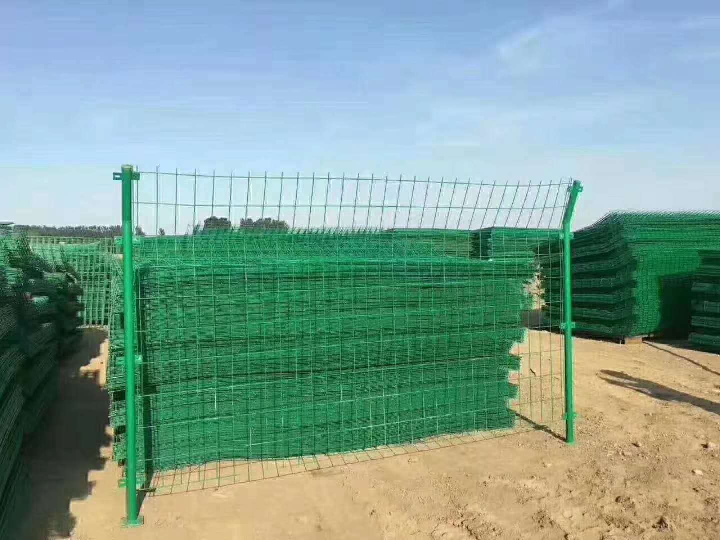 雙邊絲護(hù)欄